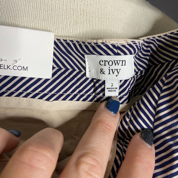 NWT Crown and Ivy 3/4 khakis - Picture 3 of 4